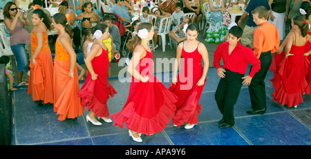 Jungen Flamenco-Tänzer auf der Feria, Mijas, Malaga, Costa Del Sol, Andalusien, Spanien, Stockfoto