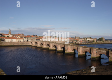 Berwick Brücke, errichtet im Jahre 1634, die älteste der drei Brücken über dem Fluss Tweed an der Berwick-upon-Tweed in England Stockfoto