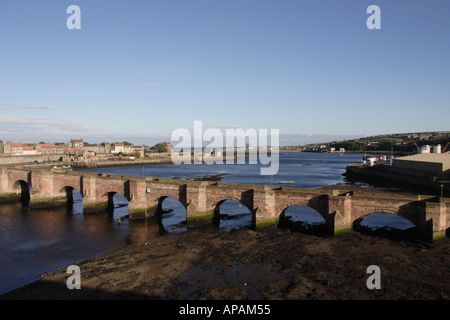 Berwick Brücke, errichtet im Jahre 1634, die älteste der drei Brücken über dem Fluss Tweed an der Berwick-upon-Tweed in England Stockfoto