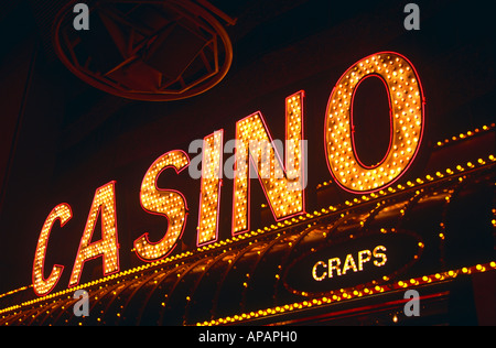 Casino-Zeichen leuchtet in der Nacht, Las Vegas, Nevada, USA Stockfoto
