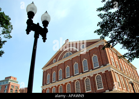 Historischen Faneuil Hall und Gas Light Boston MA Stockfoto