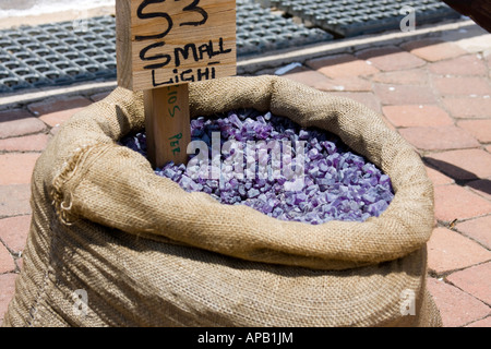 Große Tasche von frisch abgebauten Amethyst aus einer südafrikanischen Edelstein-mine Stockfoto