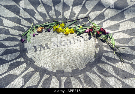 Hommage an den späten John Lennon im Central Park New York City vorstellen Stockfoto