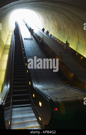 Rolltreppe von DuPont Circle Station Washington DC USA Stockfoto