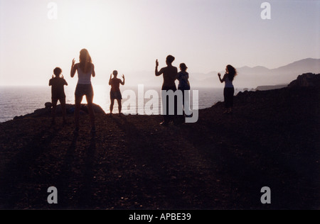 Tai Chi bei Sonnenuntergang Kreta Griechenland Europa Stockfoto