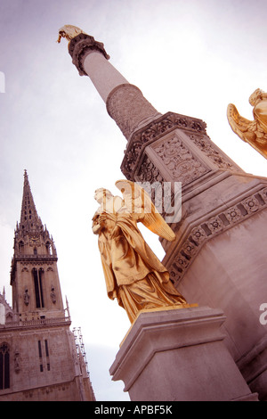 Heilige Maria & Engel Statue und Kathedrale in Zagreb Kroatien Stockfoto