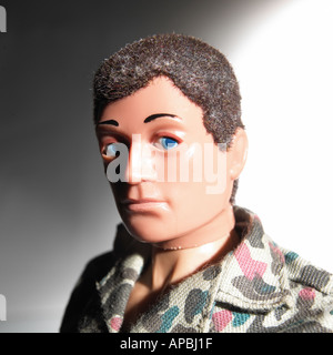 ActionMan in der Armee Kleidung Stockfoto
