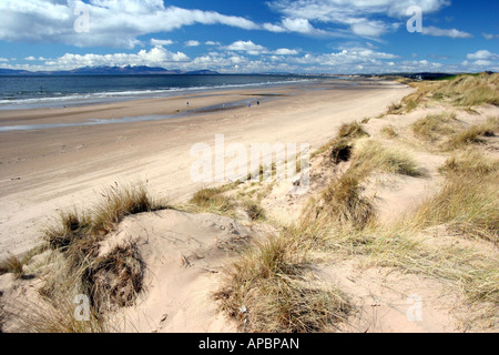 Irvine Strand mit Isle of Arran im Frühjahr Stockfoto