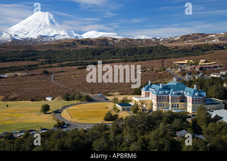 Mt Ngauruhoe und Grand Chateau Tongariro National Park Central Plateau Nordinsel Neuseeland Antenne Stockfoto