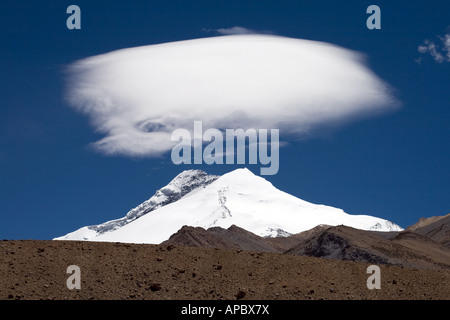 Ungewöhnliche Wolkenformation über Kang Yaze (6400 m ü.m.) auf der Markha Valley Trek, Ladakh, Indien Stockfoto