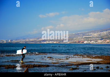 Punta del Camisón zwischen Los Cristianos und Playa de Las Americas auf Teneriffa, Spanien, hat eine gute Surf. Stockfoto