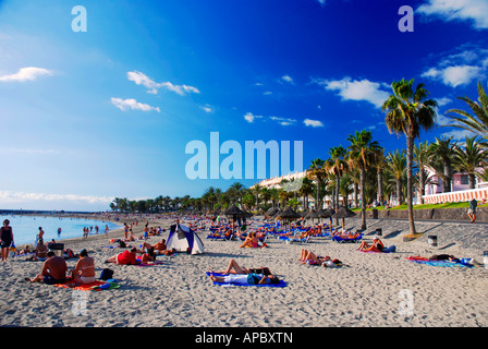 Strandleben am Playa de Camisón Strand in Playa de Las Americas/Los Christianos auf Teneriffa, Spanien Stockfoto