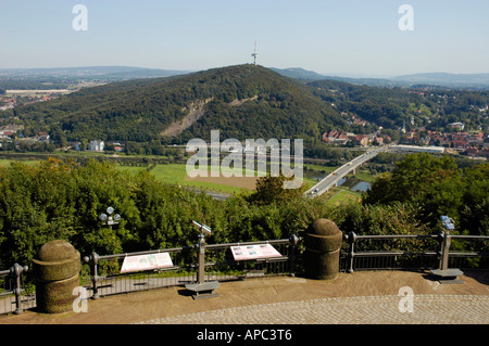 Blick von der Kaiser Wilhelm Denkmal an der Porta Westfalia auf der Weser, Teutoburger Wald, Nordrhein-Westfalen, Deutschland Stockfoto