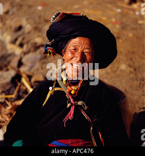 ein Porträt einer tibetischen Frau Stockfoto