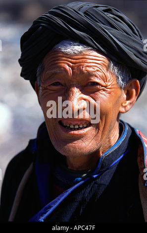 Ein Porträt von einem tibetischen Greis Stockfoto