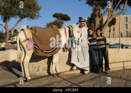 Lächeln auf den Lippen und eine gute Zeit auf dem Ölberg in Jerusalem s Stockfoto