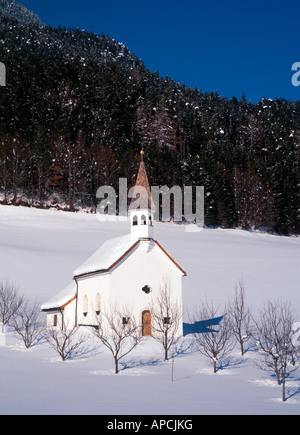 Die Kapelle Veitenkapelle an das Dorf Vomp, Tyrol Stockfoto
