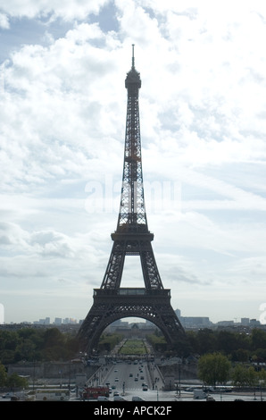 Ein Blick auf den Eiffelturm von dem Trocadero in Paris Frankreich Stockfoto