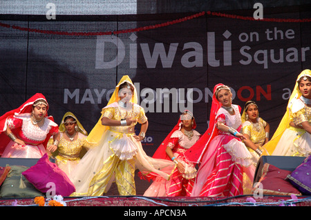 Jährliche Hindu Diwali-Fest des Lichts in Trafalgar Square in London. Stockfoto