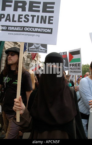 Protestdemonstration in der Londoner gegen die Besetzung des Irak Oktober 2005. Stockfoto