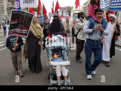 Protestdemonstration in der Londoner gegen die Besetzung des Irak Oktober 2005. Stockfoto