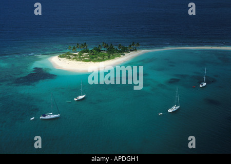 Luftaufnahme von einer kleinen Insel mit Sandstrand, Grenada, Karibik Stockfoto
