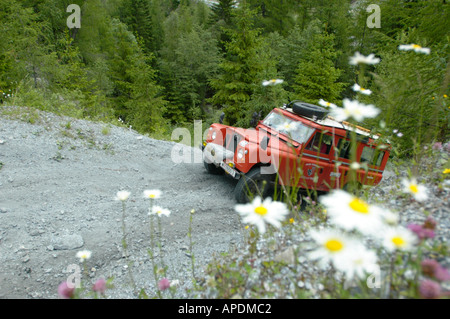 Land Rover Serie 2a 109 Station Wagon LWB als österreichische Feuerwehrauto Konvertierung von Rosenbauer Stockfoto