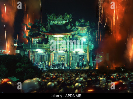 Yenshui Feuerwerk Festival, Tempel mit Feuerwerk, Yenshui, Tainan County Taiwan, Asien Stockfoto