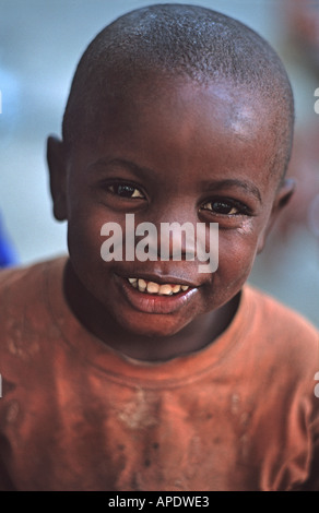 Portrait eines lächelnden jungen Zanzibari Stone Town Sansibar Tansania Ostafrika Stockfoto