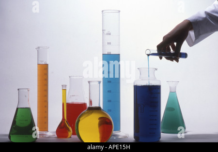 Chemikalien, Messung, Flaschen, Becher Stockfoto
