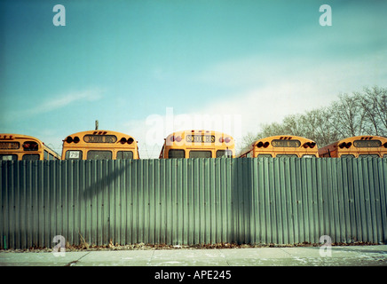 Schulbus-Parkplatz Stockfoto