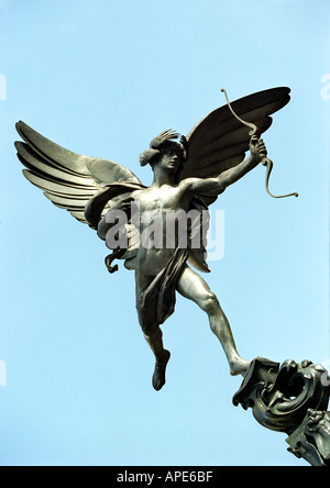 Die Statue des Eros in Piccadilly Circus in London England UK Stockfoto