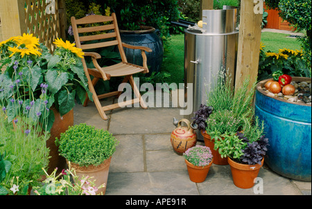 Grillplatz im Garten Stockfoto