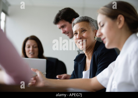 Ansicht von Kollegen in einem Meeting. Stockfoto