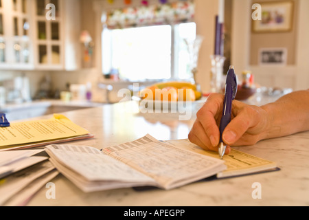 Nahaufnahme einer Person Scheck Stockfoto