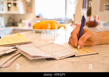 Nahaufnahme einer Person Scheck Stockfoto