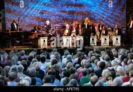 Count Basie Orchestra spielen in Brecon Jazz Festival, Powys, South Wales, UK Stockfoto