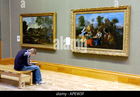 Schüler Skizzieren einer Ausstellung der alten Meister in einer Galerie am National Museum Cardiff South Wales UK Stockfoto