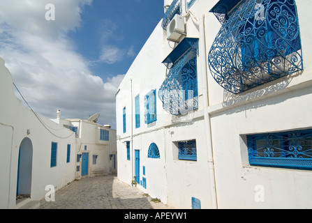 Typische Straßenszene in das winzige Dorf Sidi Bou Said, nördlich von Tunis, Tunesien. Stockfoto