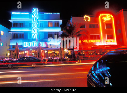 Aktion und Neonlicht des Art Deco district Ocean Drive South Beach Miami Beach Florida Stockfoto