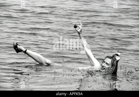 Salvador Dali in Port Lligat 1960 Baden Stockfoto