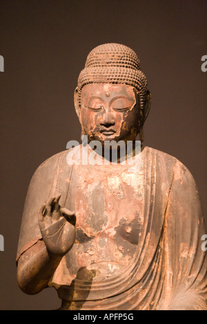 Alten zerstörerischen Statue von Buddha im Tokyo National Museum Stockfoto