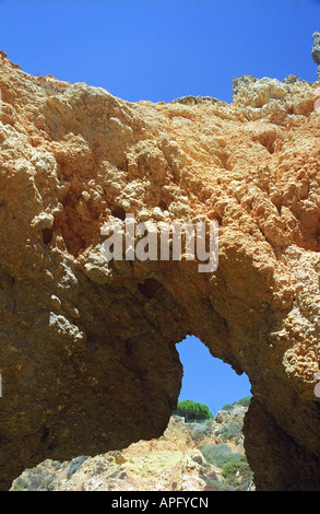 Felsbogen, Prainha Beach, Alvor, Algarve, Portugal, Sommer 2007 Stockfoto