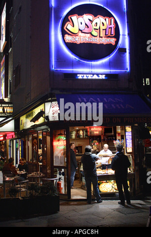 Leicester Square London bei Nacht Stockfoto