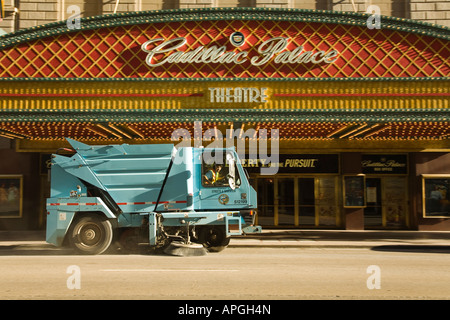 ILLINOIS-Chicago-Straße sauberer Cadillac Palace Theater auf der Randolph Street-Festzelt Stockfoto