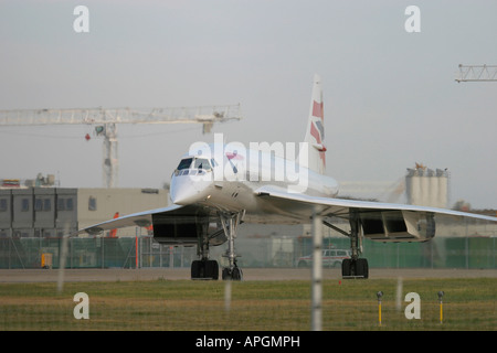 British Airways Aerospatiale-British Aerospace Concorde 102 Rollen für Abflug am Flughafen London Heathrow UK Stockfoto