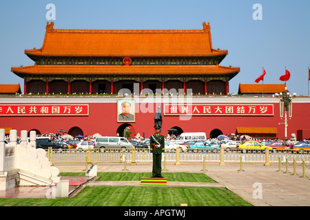 Krieger: auf Wache am Tiananmen-Platz, gegenüber der Hofburg, Beijing, China. Stockfoto