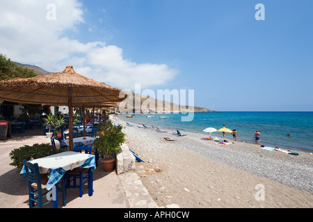 Traditionelle Taverne am Strand, Kato Zakros, Provinz Lassithi, Ostküste, Kreta, Griechenland Stockfoto