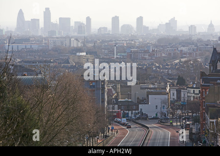 Blick auf London Stadt von Torbogen Stockfoto