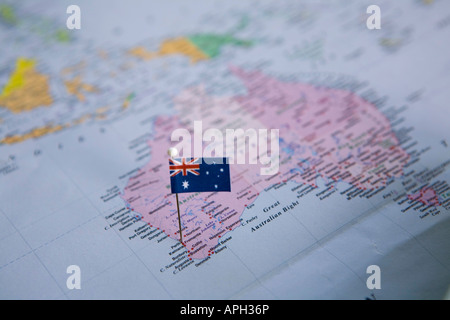 Flagge Pin platziert auf Weltkarte in Perth Australien Stockfoto